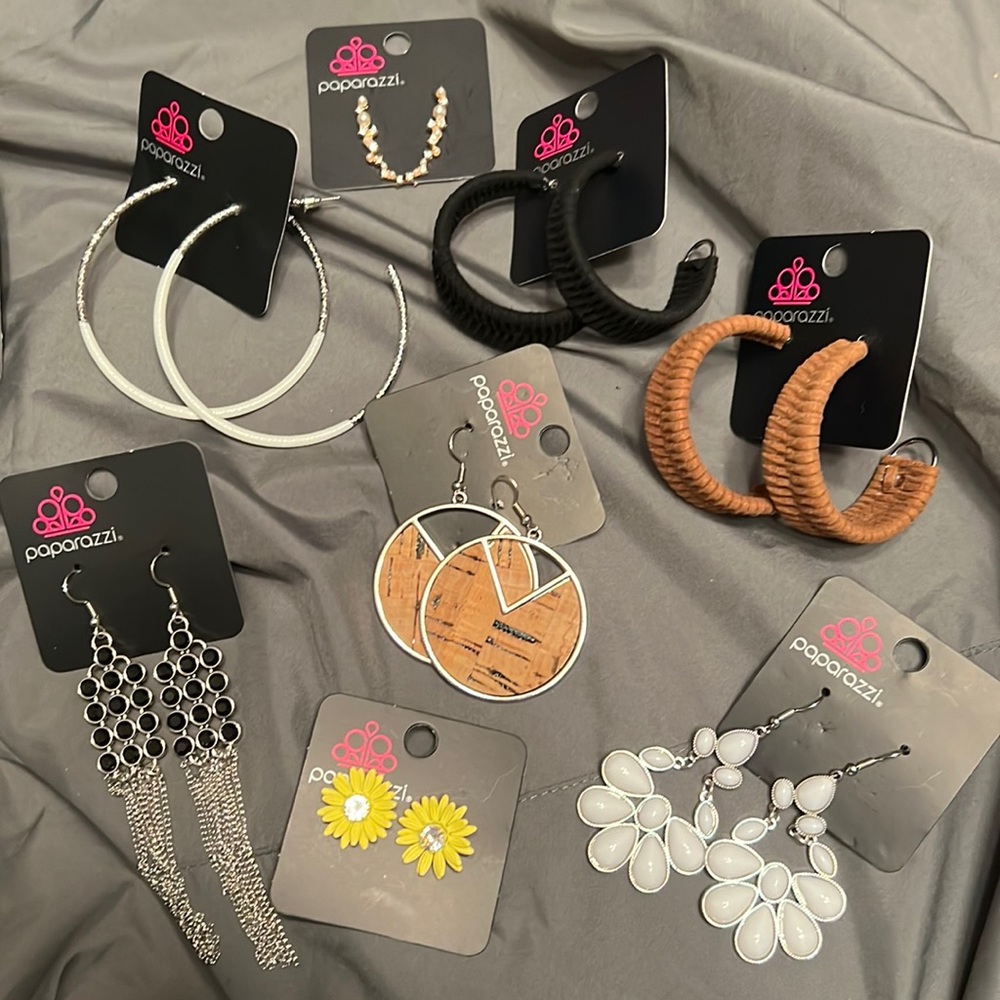 Paparazzi lot of earrings x8